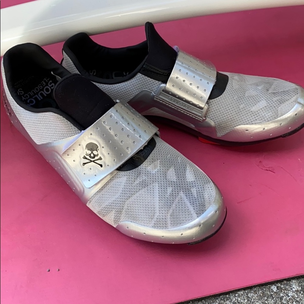 Delta clip spin shoes